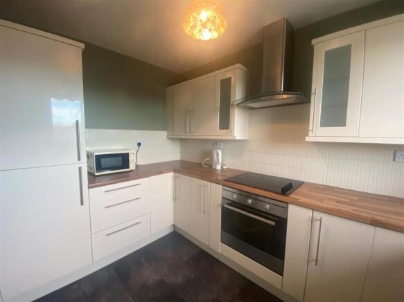 Kitchen 1.jpg