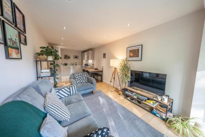 OPEN PLAN LIVING/DINING KITCHEN