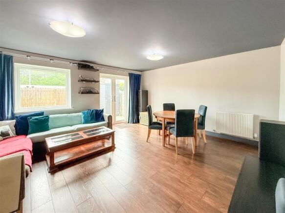 LIVING/DINING ROOM