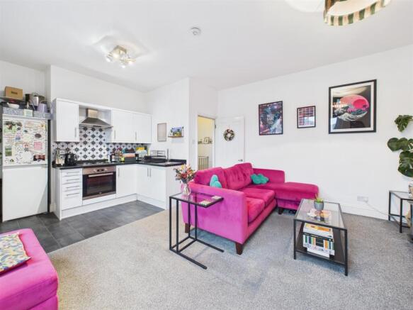 LOUNGE / KITCHEN / DINING ROOM