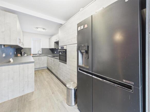 KITCHEN/ DINING ROOM