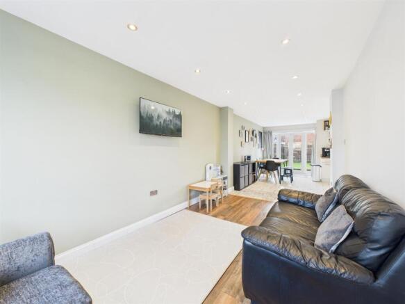 LIVING ROOM/FAMILY ROOM