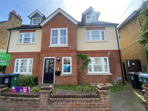 Two Bedroom Ground floor Flat with Private Garden