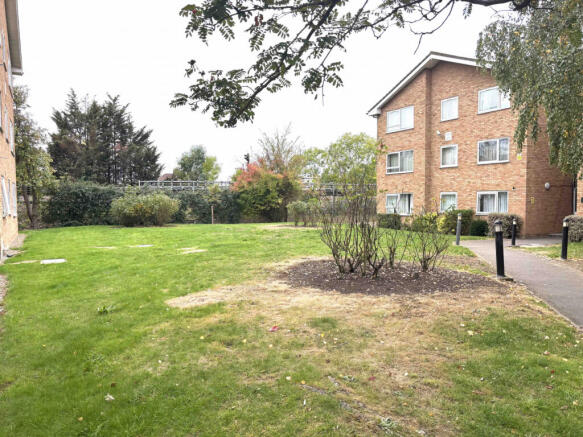 1 bed flat to rent Laburnum Court, Harrow HA1