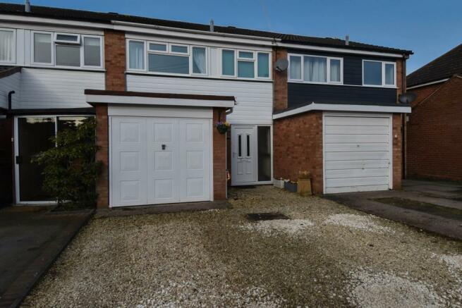 3 Bedroom Terraced House For Sale In Haynes Close Catshill