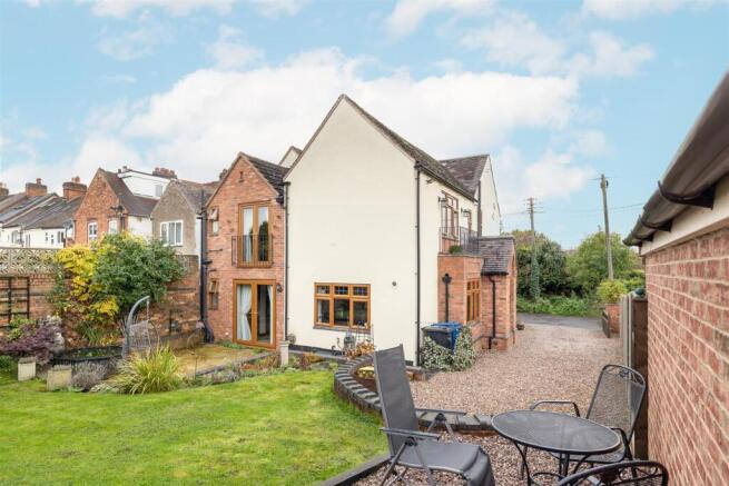 404 Tamworth Road, Amington