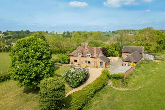 Stonehouse Cottage - Drone 005.jpg