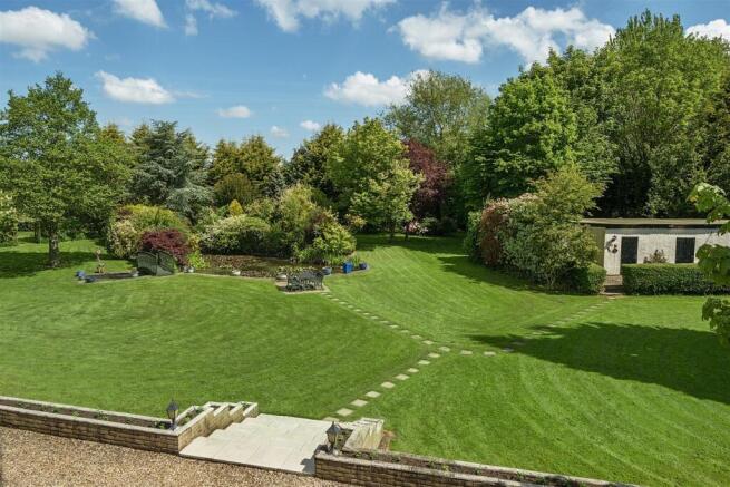 19 Billington Road East