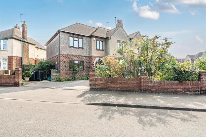 8 Daniel Road, Mancetter