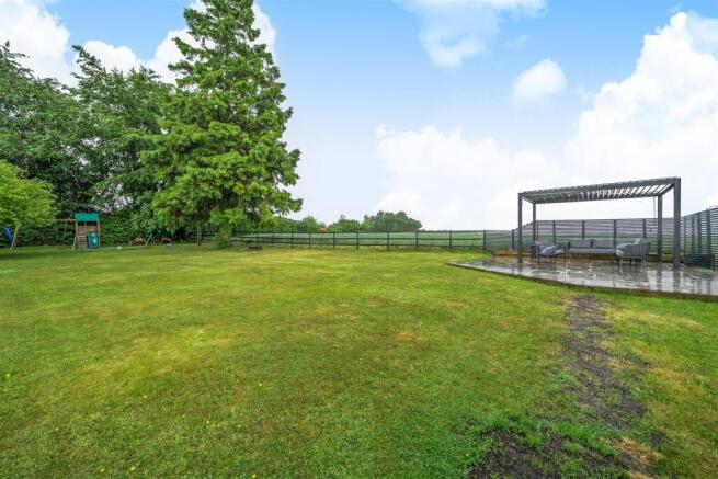 Meadow View, Hurley Common
