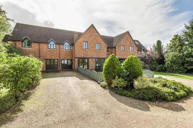7 Weston Hall Stables, Bulkington