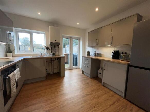 Kitchen 1.jpg