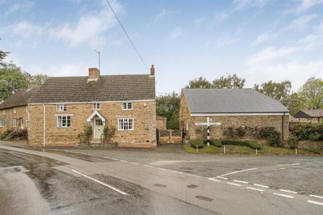 The Old House, Hannington