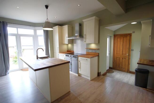 Kitchen 1.JPG