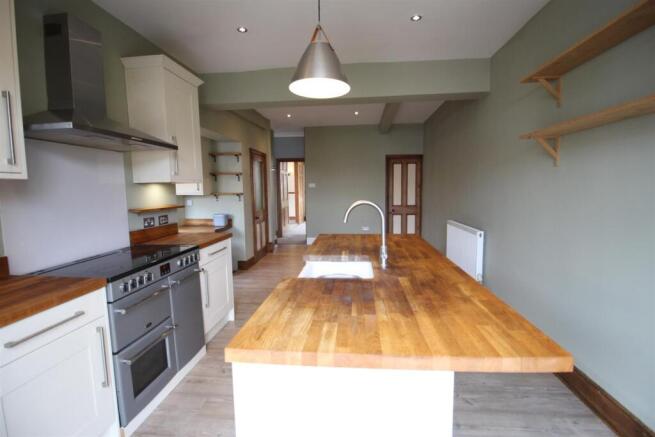 Kitchen 2.JPG