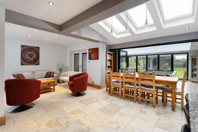 102 Ashlawn Road, Rugby