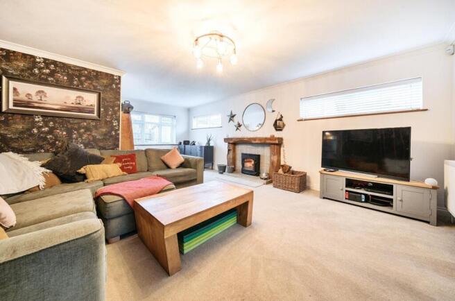 21 Watford Road, Crick
