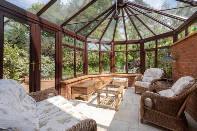 12 Manor House Close, Rugby