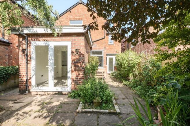 15 Slade Road, Rugby