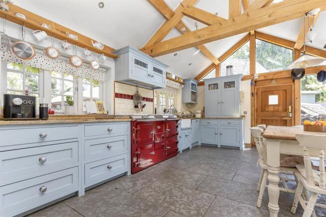 Tall trees, Kites Hardwick