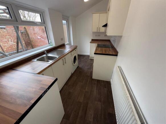 129a Clifton kitchen.jpg