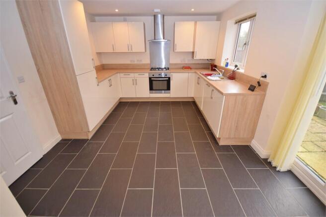 Kitchen 1.jpeg