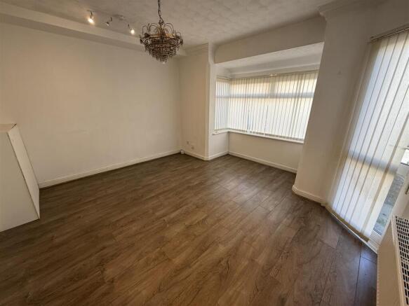 45 Lodge Road Lounge (2).JPG