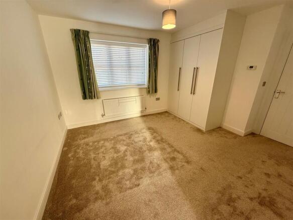 17 Foxglove Master Bedroom.jpg