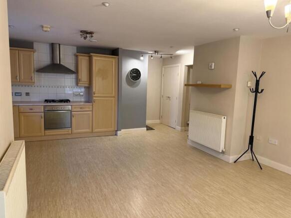 LOUNGE KITCHEN 1.jpeg