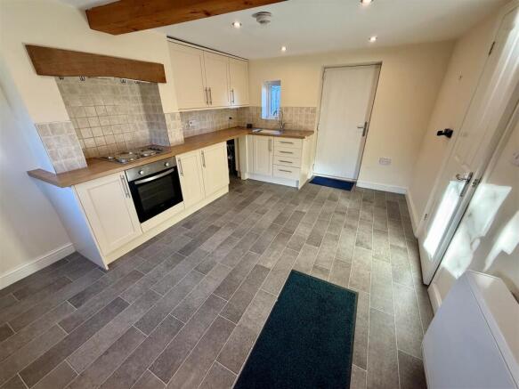 44 The Crescent Kitchen.jpg