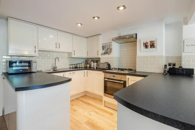 10 Kitchen 2 Ford Dartmouth - 250605