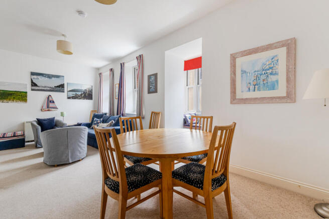 2 Open Plan Living  9 Raleigh Apartments - 250704