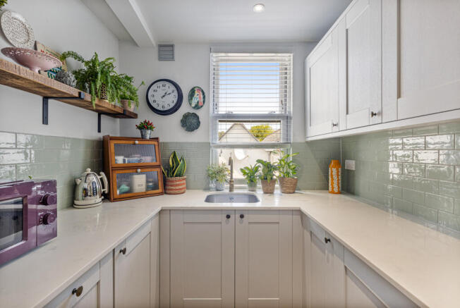 A08 - Apartment 2 10 Foss Street, Dartmouth, The N