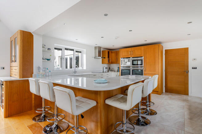 12 Kitchen - 25 Start Bay Park Strete - 250919