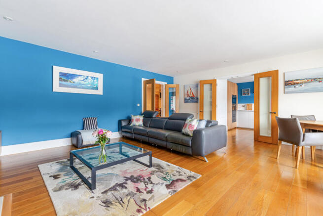 20 Sittng Room Back Wall 14 Dart Marina V2 - 25090