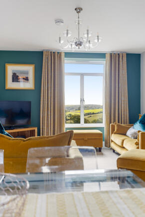 12 P View 4 The Manor House, Hillfield - 250912