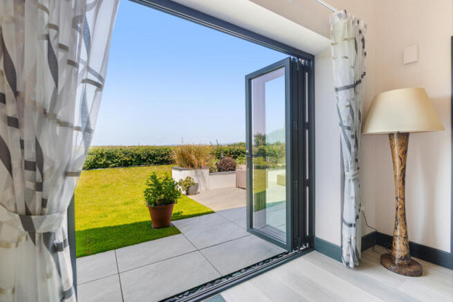 A23 - Brixton, Reeves House - 250618