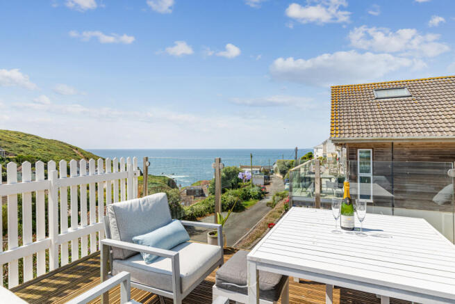 A13 - 6 Furzehill Road Heybrook Bay - 250718