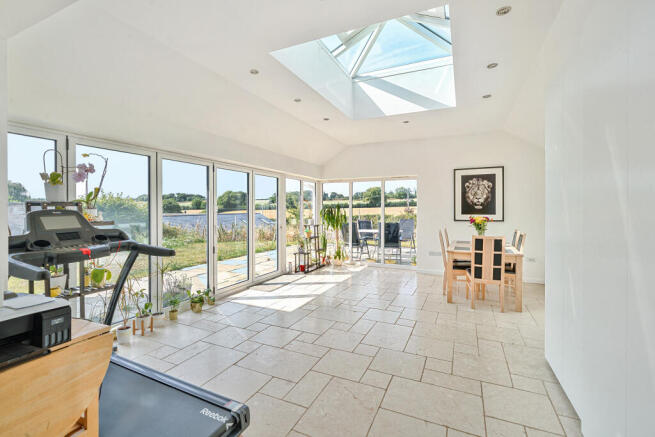 1334806-73-689f4e055949a-ARW-1