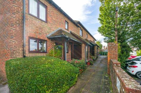 White Horse Court, Storrington, RH20