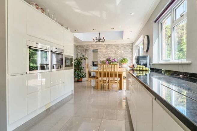 Kitchen / Breakfast Room