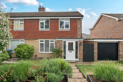 Hawthorn Way, Storrington, RH20