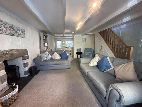 Sitting Room 2.JPG