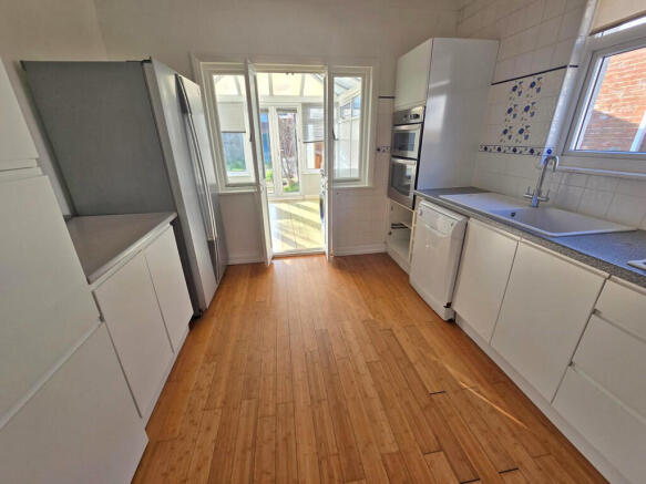 Kitchen (2)
