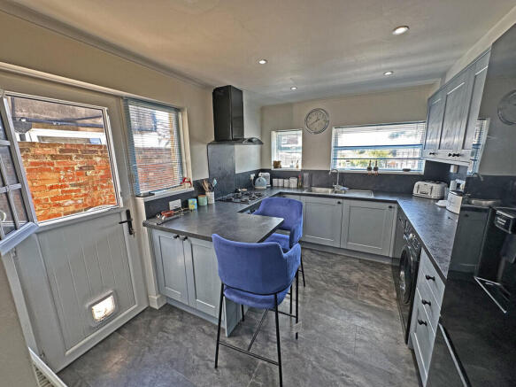 Kitchen (6)