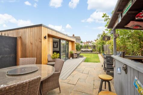 Falconwood Avenue, Welling, DA16