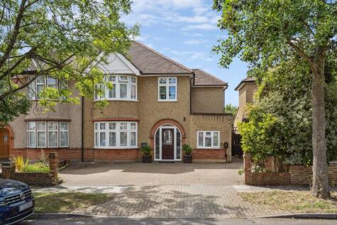 Hillview Gardens, North Harrow, HA2