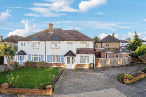 Ashridge Gardens, Pinner, HA5