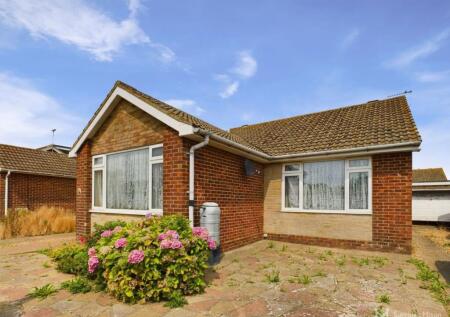 62 Waverley Gardens, Pevensey Bay, Pevensey, East Sussex, BN24 6LB