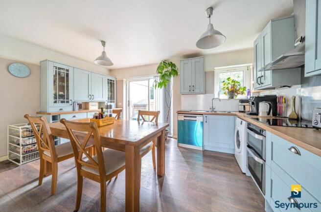 Kitchen/Dining